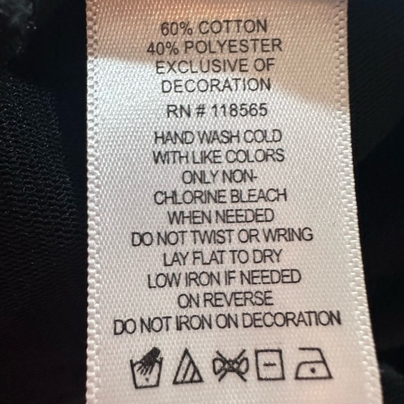 ⭐️ Host Pick ⭐️Quacker Factory black and blue sequined top size 1X - Picture 10 of 10